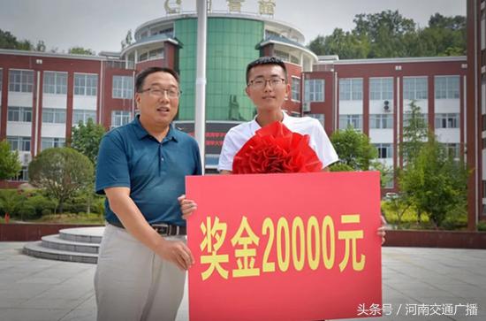 人民日报点赞小伙,人民日报点赞19岁外卖小哥