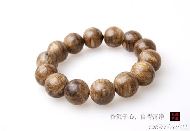 沉香手串戴后颜色会有什么变化,沉香手串变色是真的吗