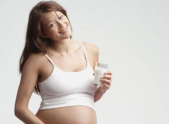 怀孕六个月的准妈妈突然开始腰疼,查明原因后很后悔