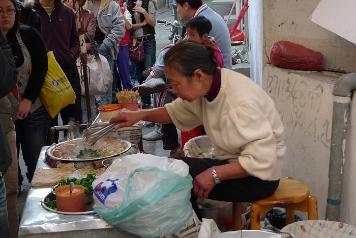 每天都是排队等候,每天都有很多人排队来吃