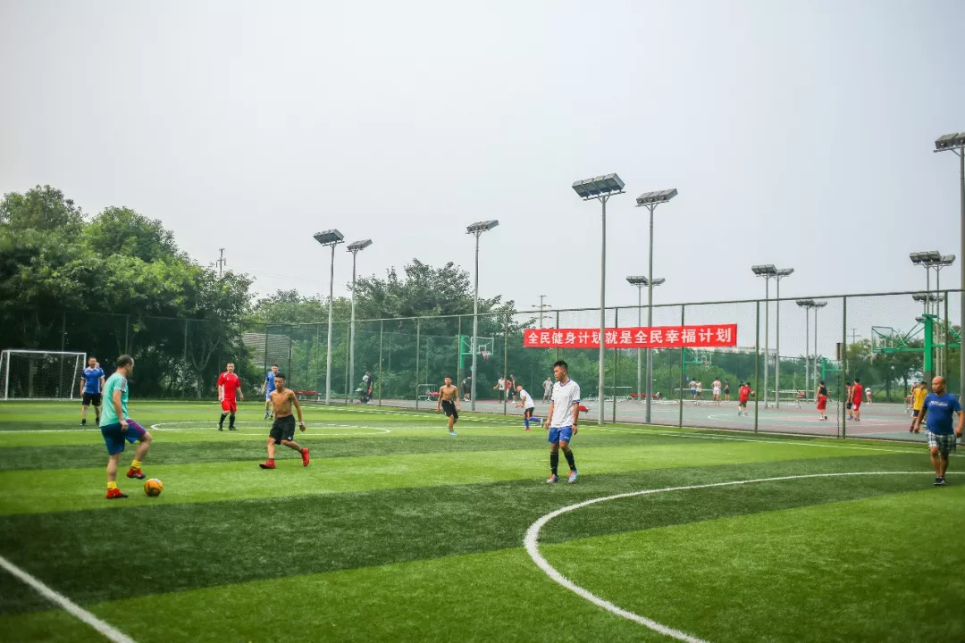 映象青白江｜汗流浃背才快活！傍晚的文体中心有最活力激情的一面！