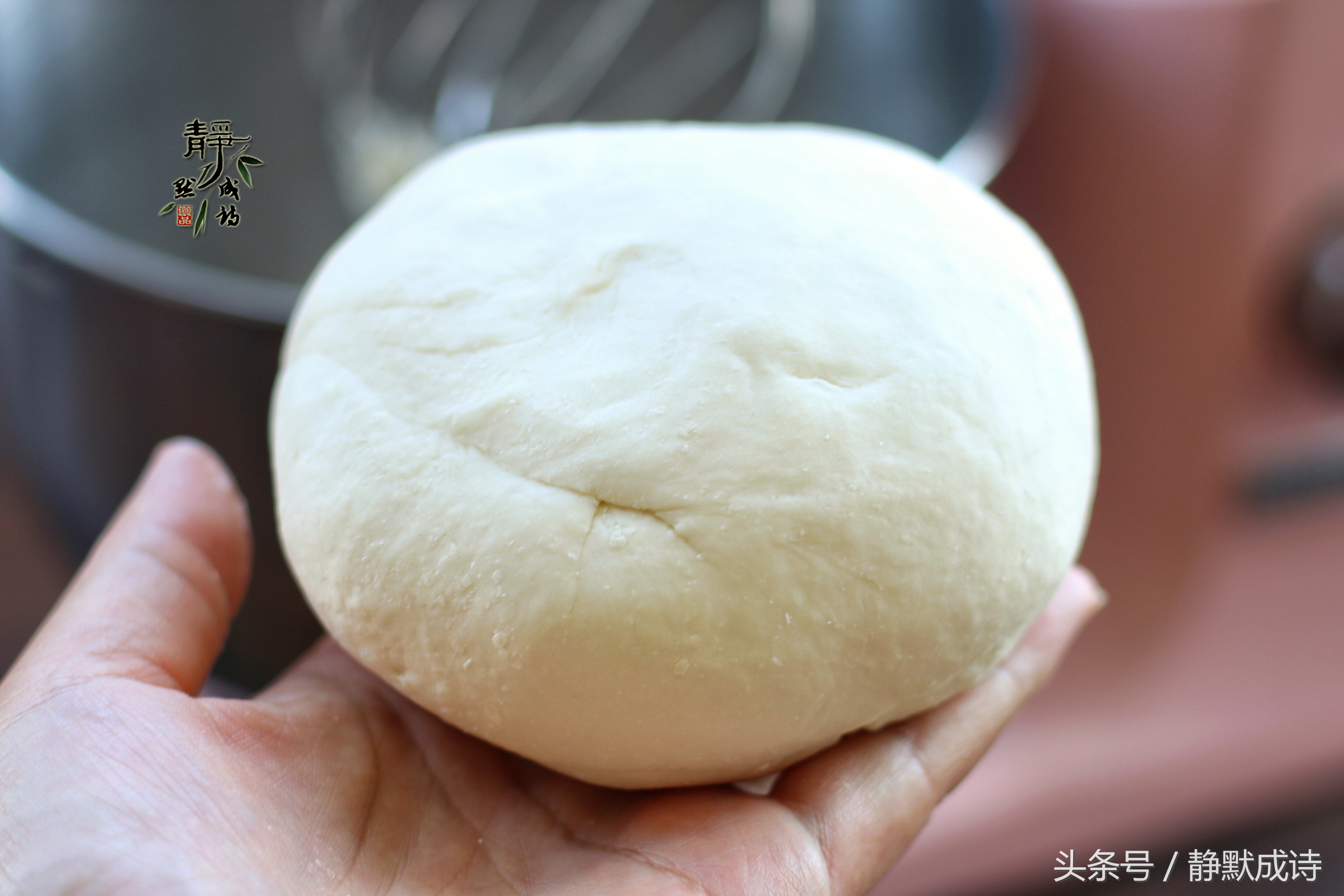 鸡蛋韭菜饺子怎样调馅使韭菜更鲜,包韭菜馅饺子有哪些步骤