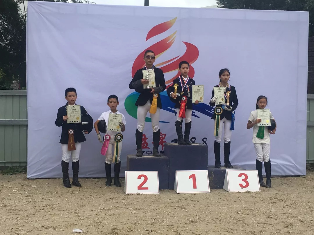 十余家马术俱乐部展开六个级别争夺，东北马术联赛第五站“跳”入辽宁省运会马术项目！