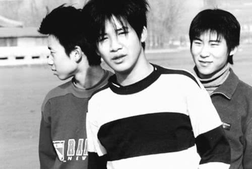 放过大张伟吧，他都35了，早就不是摇滚少年了