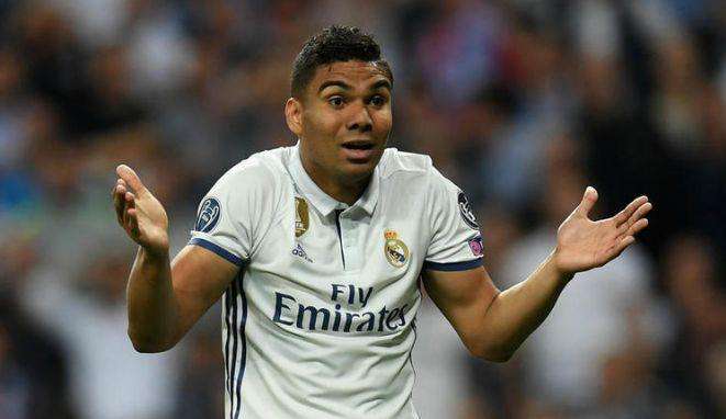 足坛10大中场大师,足坛最佳十一人魔笛