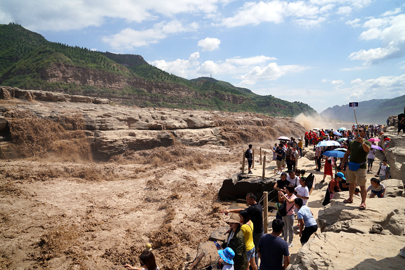 壶口瀑布水底冒烟原因,航拍壶口瀑布水底冒烟