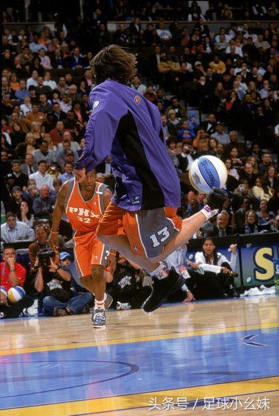 世界上踢的球最重的人是谁,篮球运动员纳什