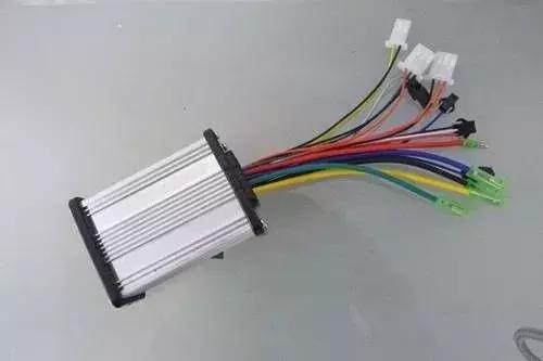 电动车空转能转骑行上去就断电,爱玛电动车骑行突然断电怎么回事