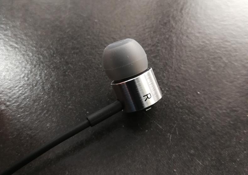 jeet和akg耳机哪个音质好,索尼和akg哪个耳机好