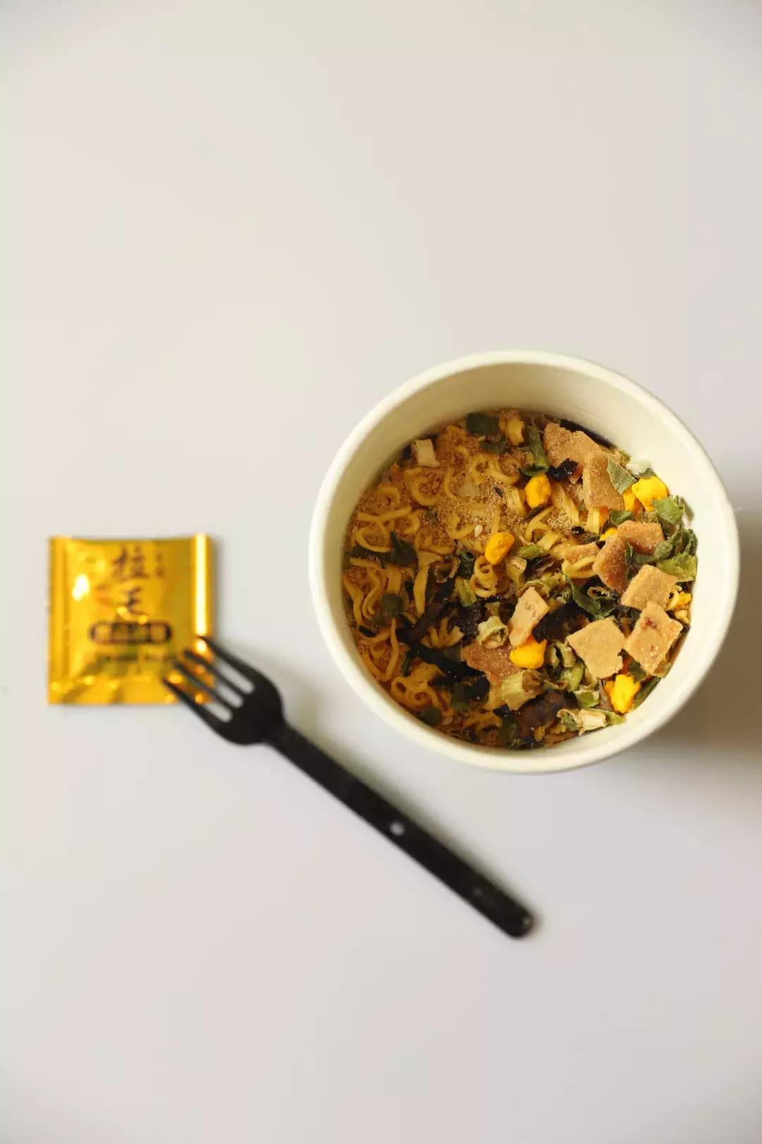 白象蟹黄拌面杯面方便面,十种方便面测评