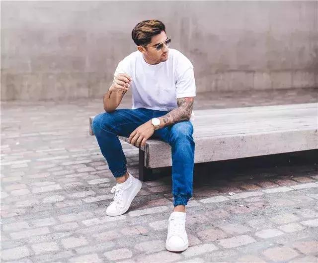 已经开始穿秋装,又到了该买卫衣的季节了