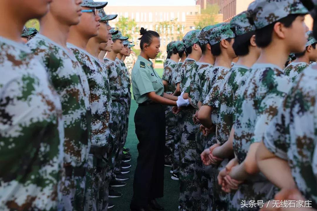 石家庄学校军训视频,27中学校石家庄军训