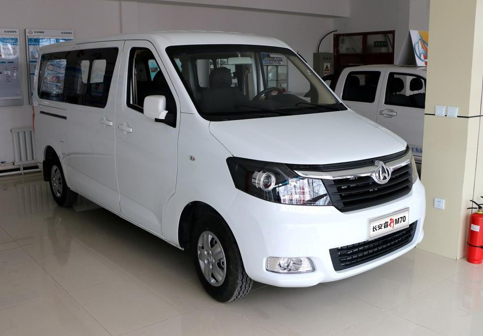 长安睿行m80和长安跨越星v7双开门,长安睿行可以装麻雀台吗