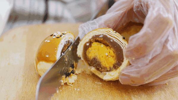 解放碑鲍师傅小贝,鲍师傅肉松小贝解放碑店