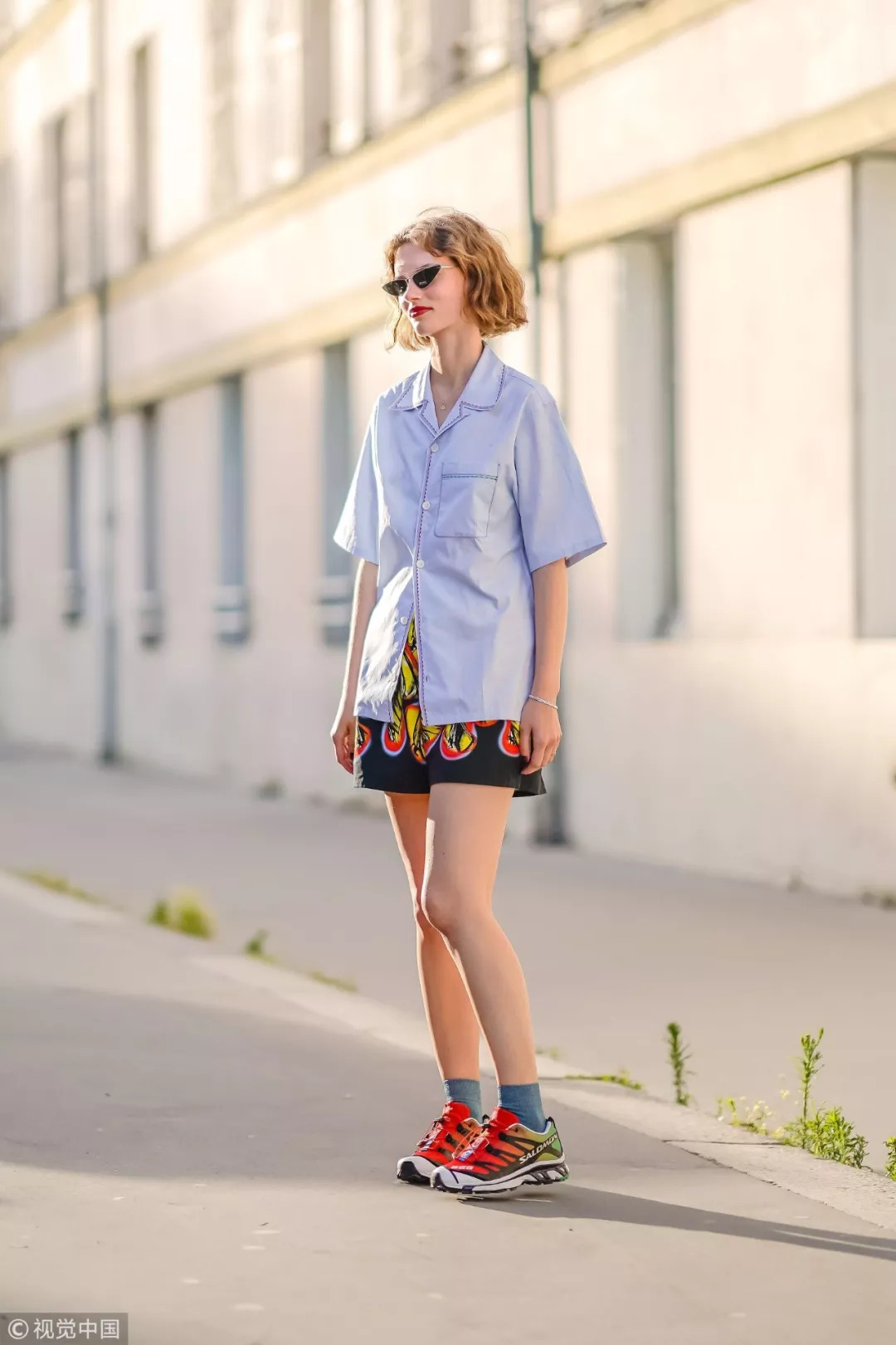 衬衣是秋季必不可少的百搭神器,夏秋交替时尚衬衫