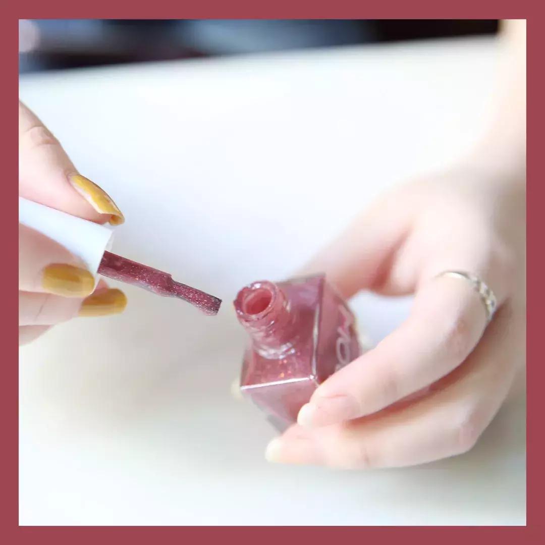 显白指甲油黄黑皮推荐,显白的指甲油色适合黄黑皮