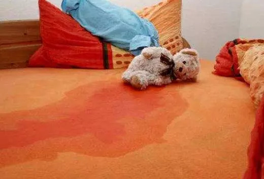 腰椎间盘突出压迫神经大小便失禁,腰椎间盘突出术后大小便失禁半年