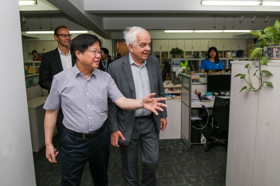 加拿大驻华大使采访视频,加拿大驻华大使视频