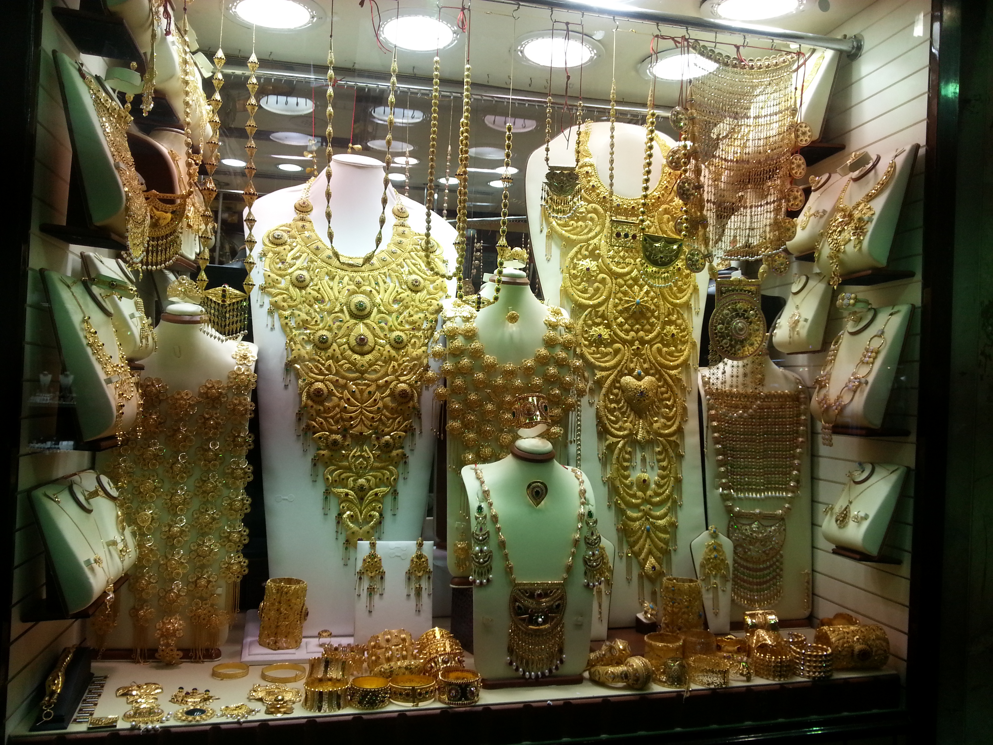 去迪拜买什么最划算,去迪拜买啥划算