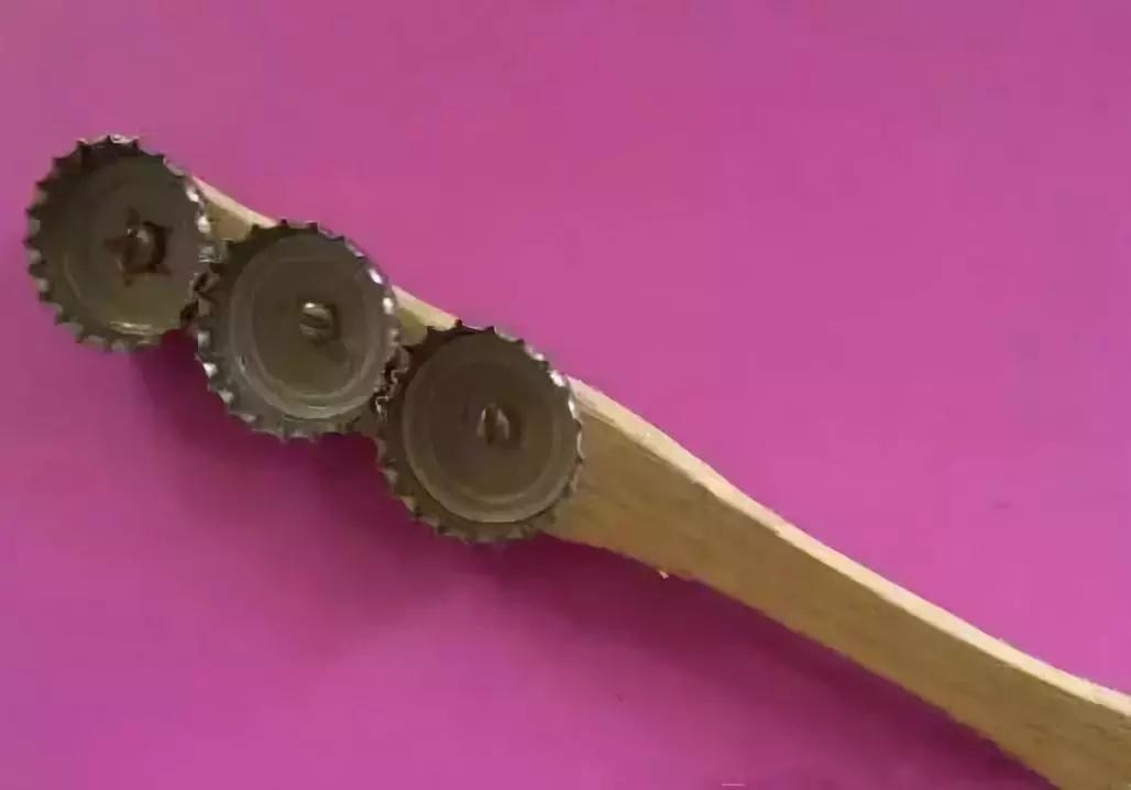 快速刮鱼鳞不用胡萝卜方法,刮鱼鳞妙招神器