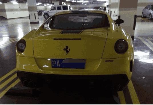 10万一平的小区，法拉利劳斯莱斯排排放，薛之谦就住这