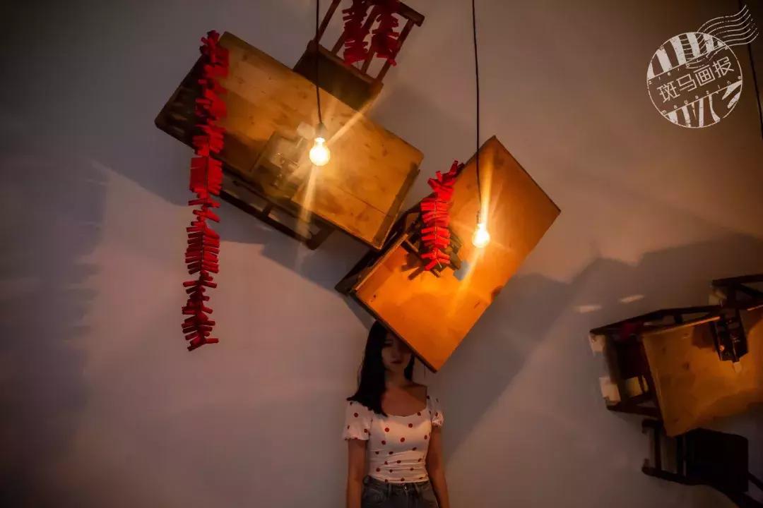 亚洲首展！开枪射画肉上绣花……这场叫“她”的展览，见识女性的力量