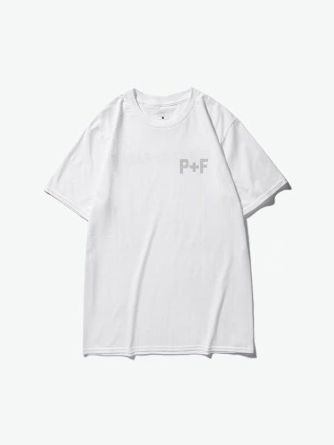 如何选到一件好的白t男生,找一件合适的衣服不是一件难事