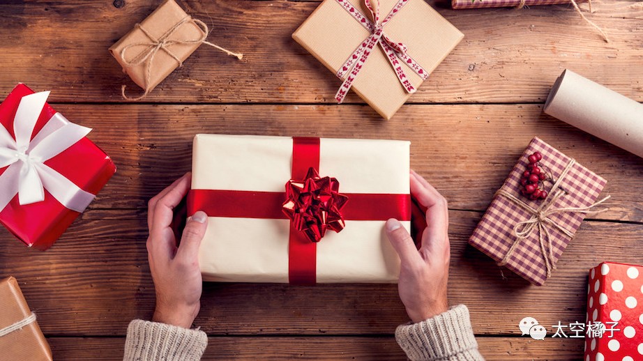 直男在送礼前都做了哪些努力,送人礼物是个技术活