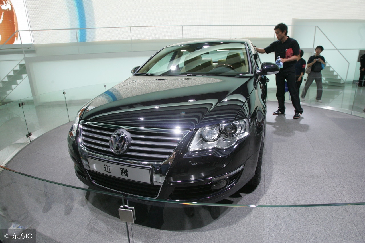 13年迈腾1.8t豪华版现在值得买吗,17年迈腾1.8t豪华版二手车多少钱