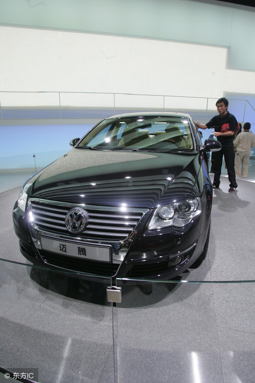 13年迈腾1.8t豪华版现在值得买吗,17年迈腾1.8t豪华版二手车多少钱