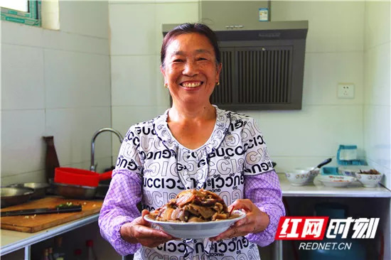 「看区县」永定区官黎坪街道河长制常态化巡河见成效/武陵源区三举措打造智慧养老服务“物联网”成效显著（更多）