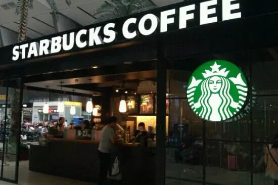 在中国撒泼打滚耍无赖的“熊老人”，来加拿大终于学乖了！