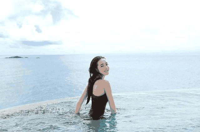 杨幂迪丽热巴自拍照,迪丽热巴杨幂对比图