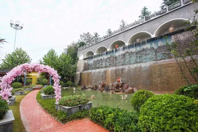 郑州曼哈顿哪个地方适合约会,秋天约会去郑州哪里比较好