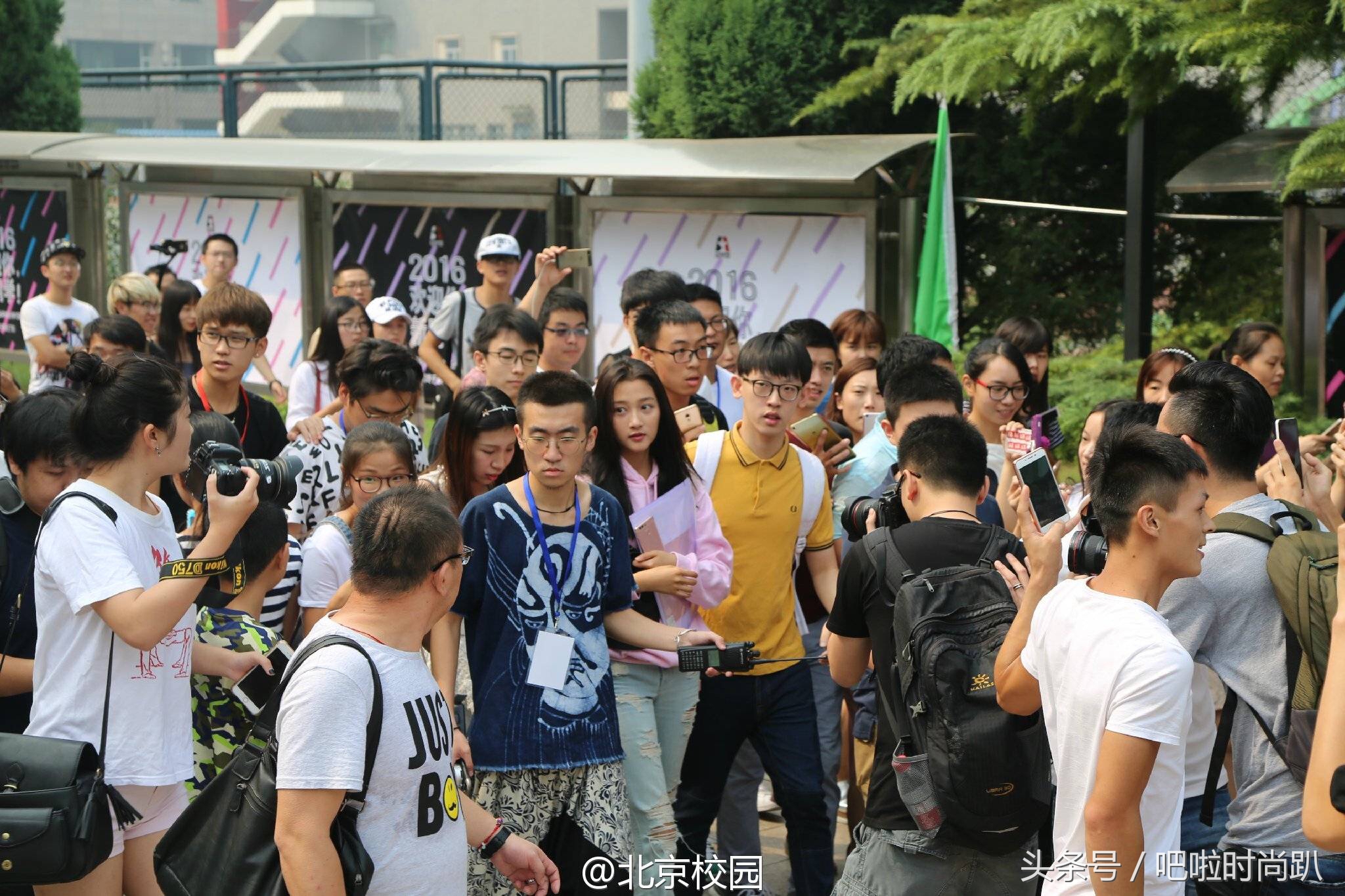 宋祖儿四小花之一,宋祖儿李兰迪是一个学校的吗