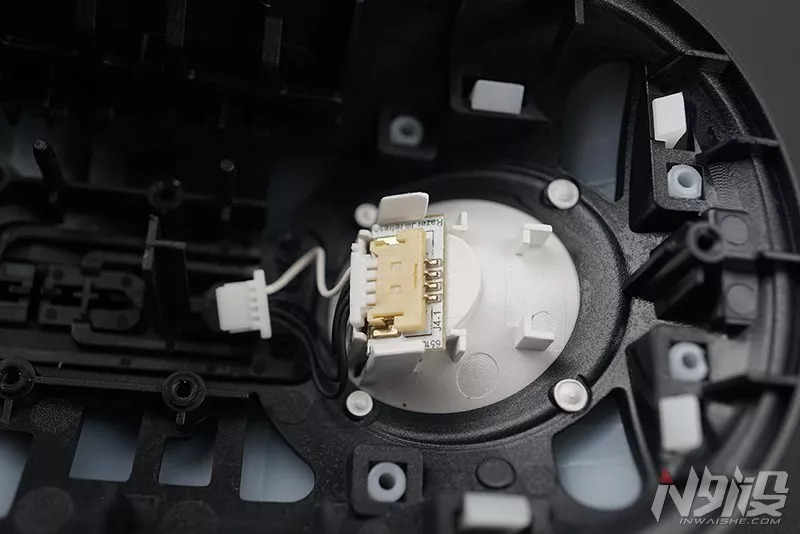 雷蛇曼巴眼镜蛇无线版用什么微动,雷蛇曼巴眼镜蛇无线版鼠标掉帧