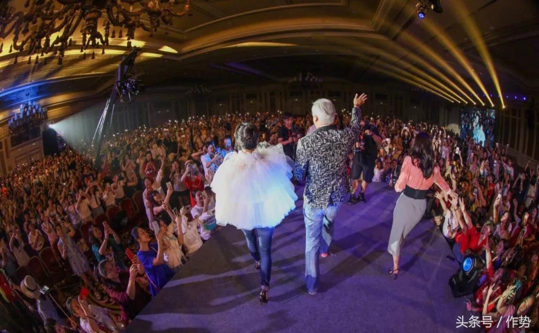 古装女神张庭，是怎么变成假鬼假怪的微商女王的？