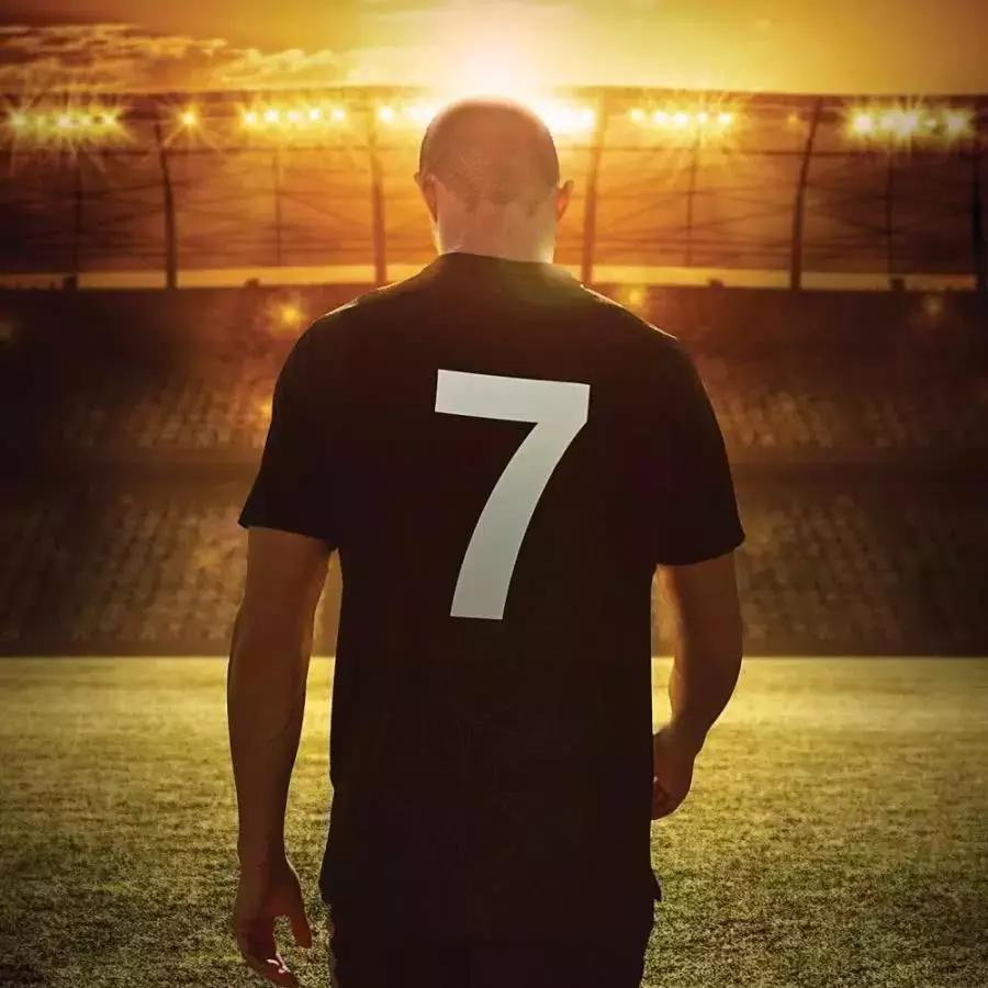 致敬c罗过去的那些年,c罗不需要年轻现在的他依然锋芒