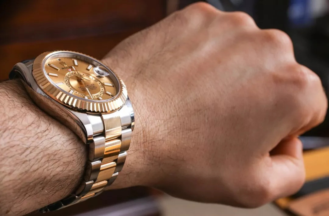 为什么好多人买假表,为什么买假表