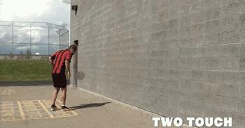 足球如何练习球感,足球墙式训练方法