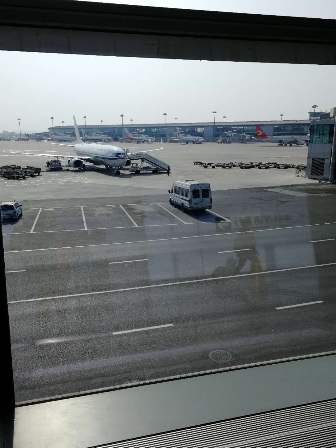 第一次坐飞机如何不丢人,第一次坐飞机的真实感受