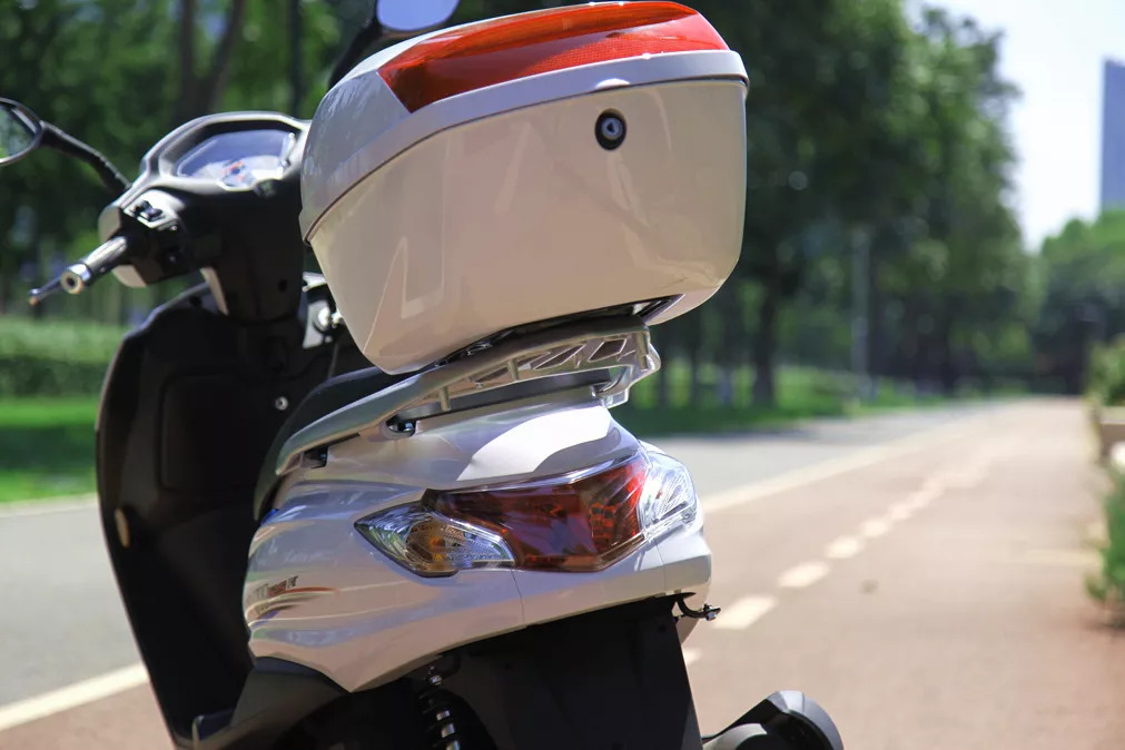 豪爵vh125s珍珠白,豪爵vh125性能怎样