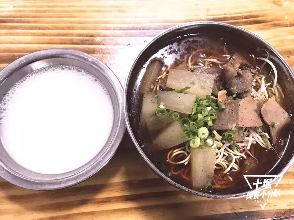 13年只卖4种面，三堰河道边的老阮，叱咤整条早餐街