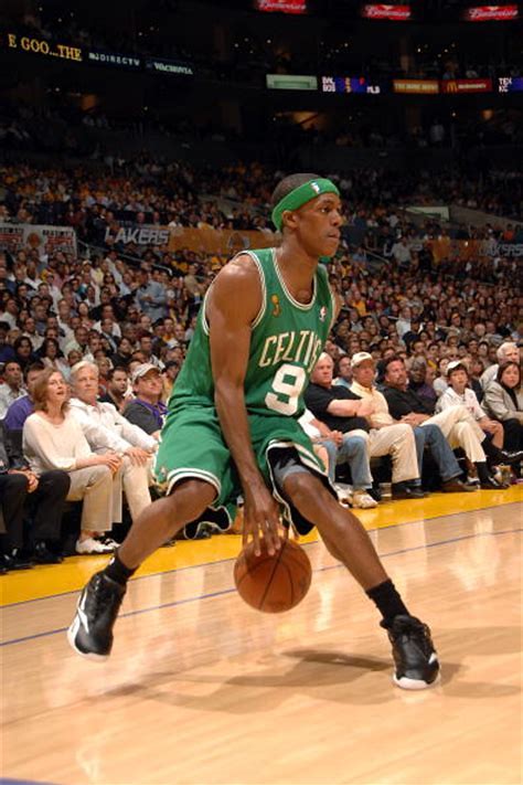 初学者正确的运球方法,运球教程初学者