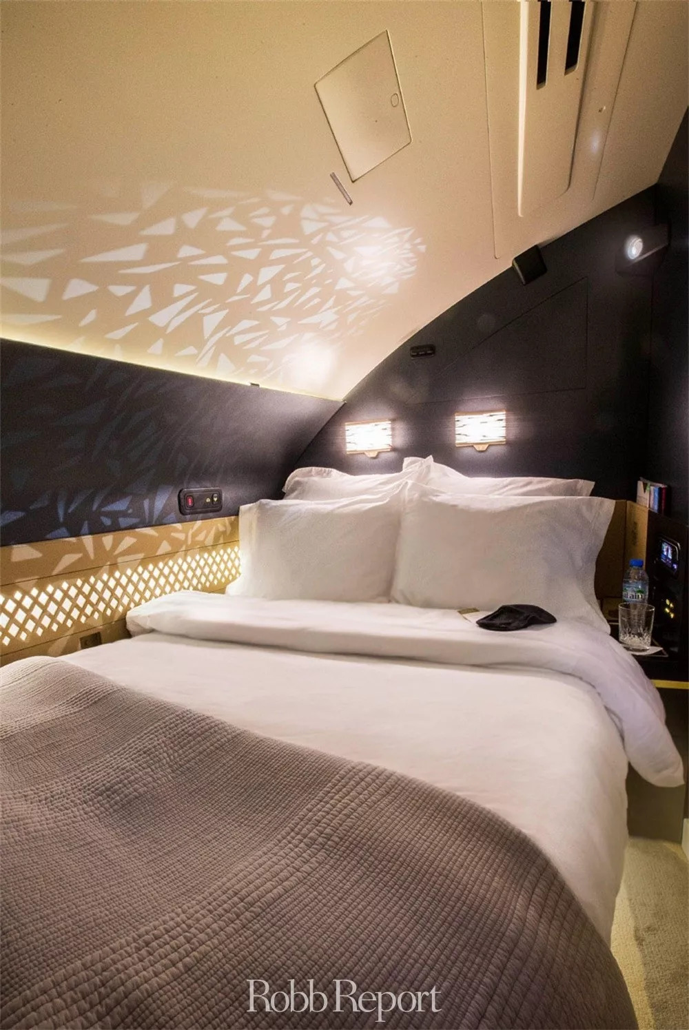 带你看世界的酒店,东方甄选看世界酒店