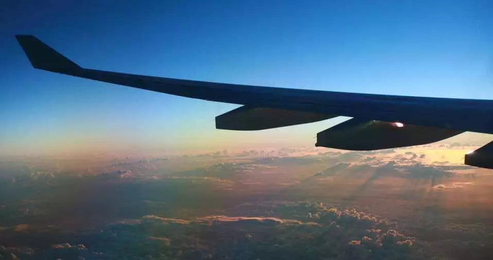 如何克服飞机上的恐飞症,坐飞机害怕怎么克服