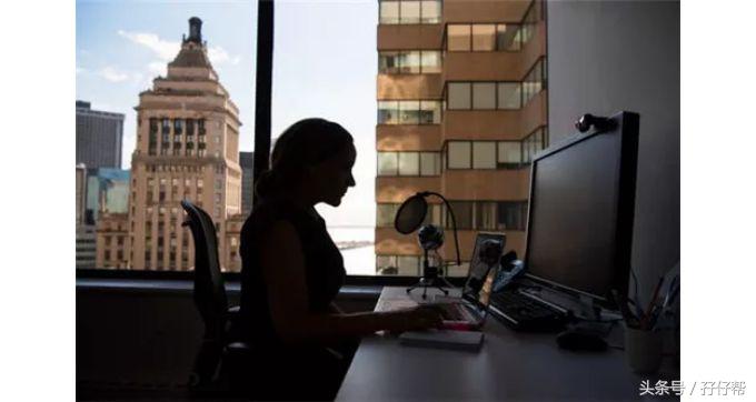 那个每天晚上9点钟才到家的双胎妈妈，失业了……