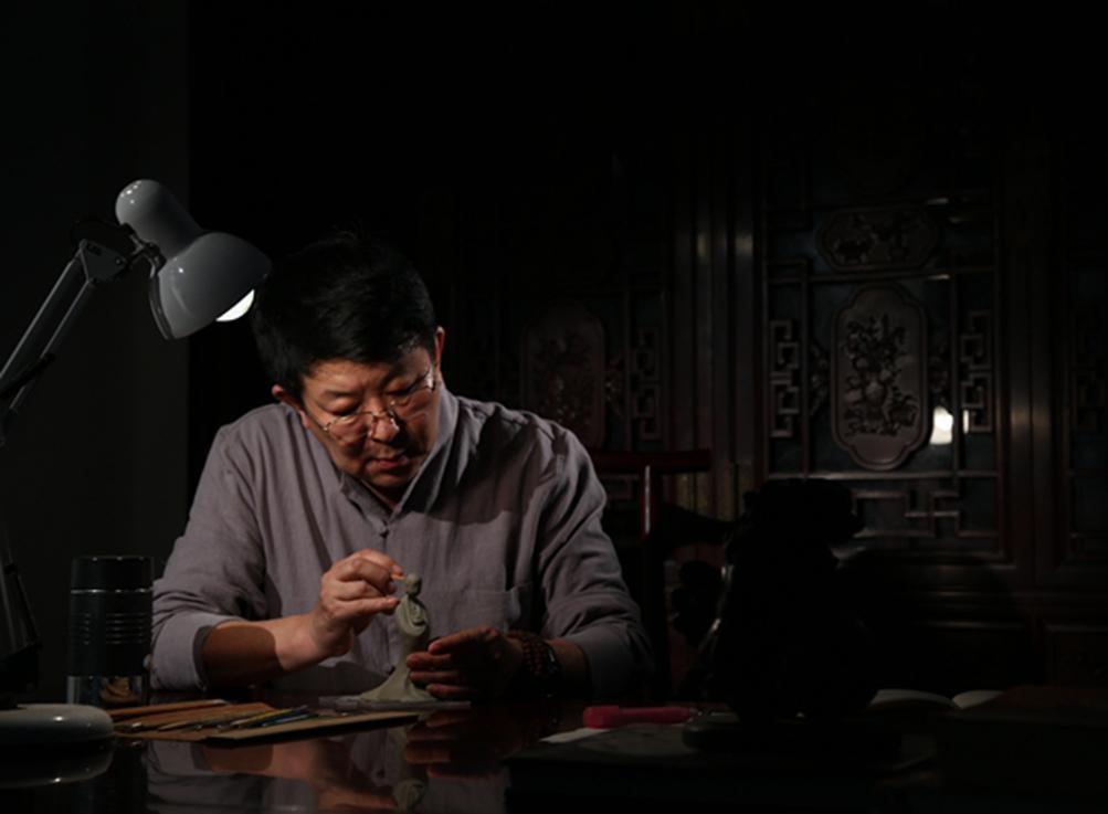 经常佩戴的玉会有什么变化,为什么人戴玉后会有变化呢