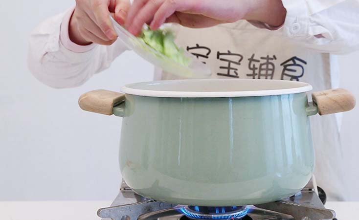 婴儿虾丸黄瓜水饺,宝宝辅食虾丸汤九个月做法