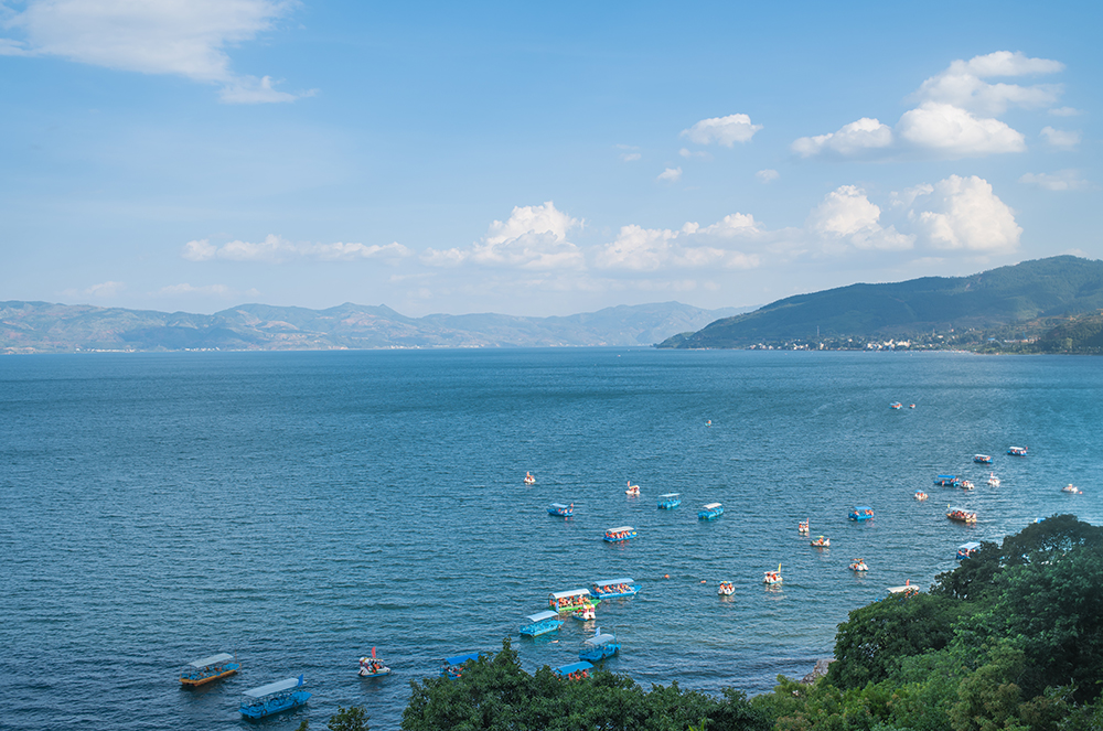 国内绝美的十六个湖泊,国内值得去的10大绝美湖泊